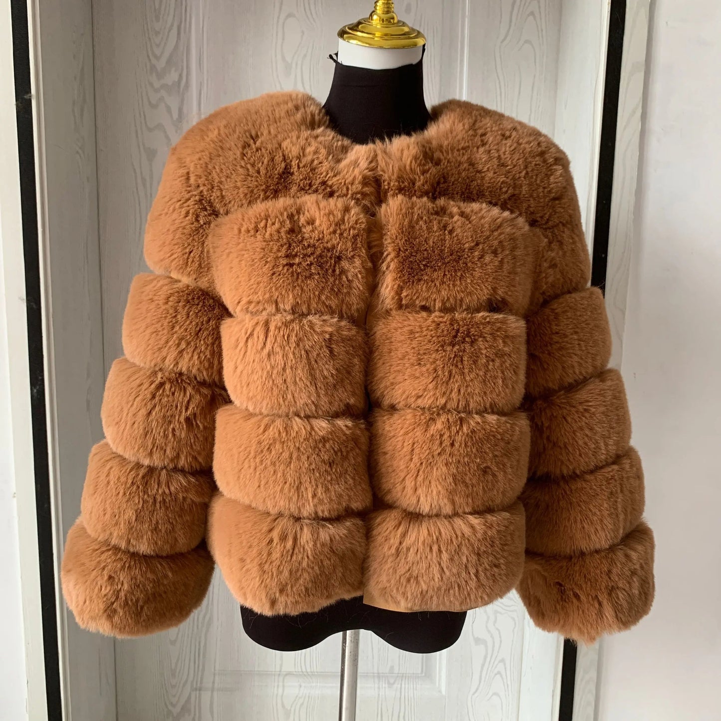 Modische Winterjacke aus Pelz für Damen - Sari