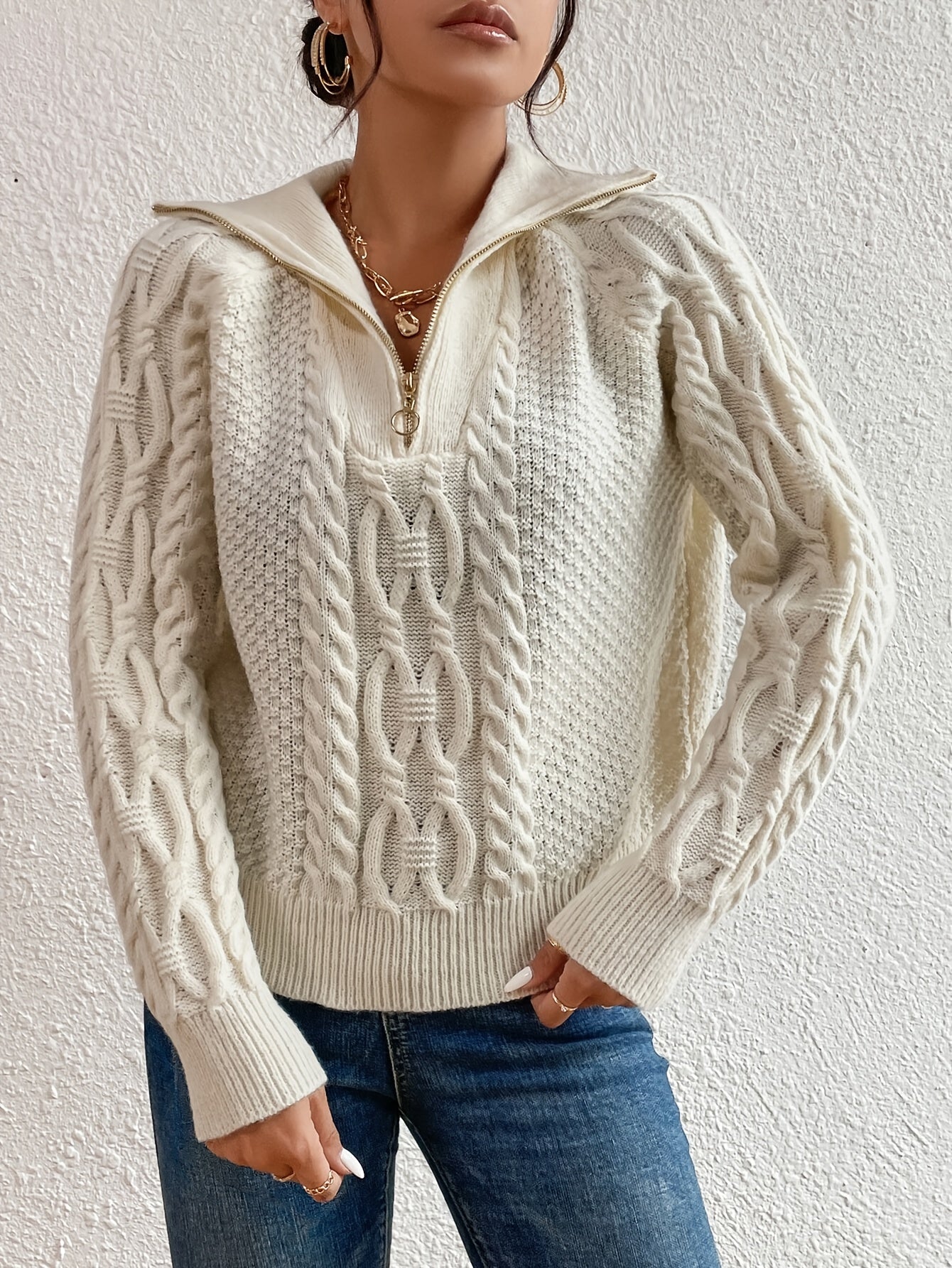 ModeGeist | Kabelstrickpullover mit Reißverschlusskragen - ModeGeist