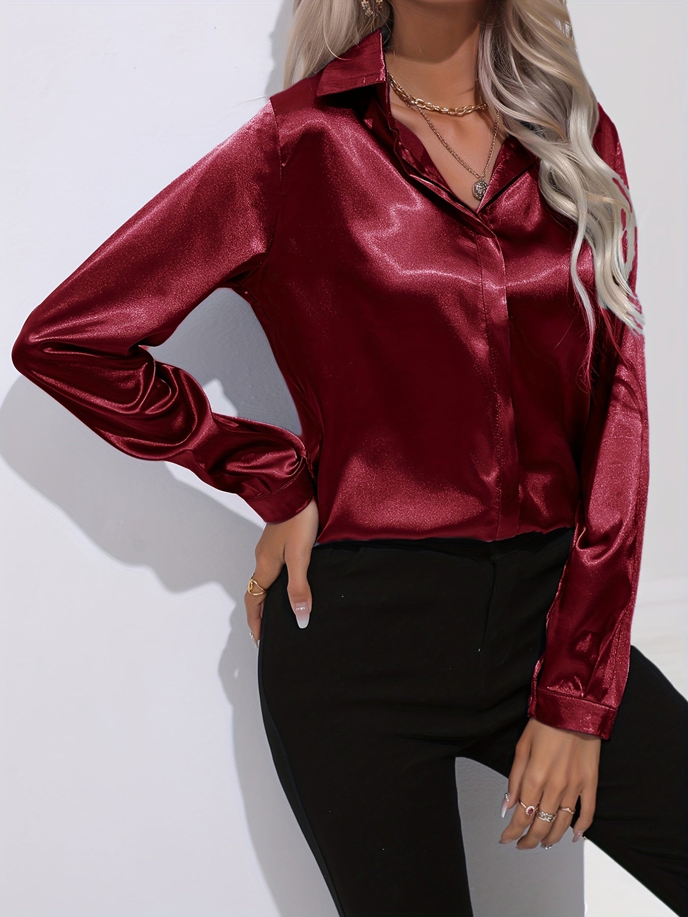 Fudus: Modische, elegante Satinbluse für Damen im Herbst