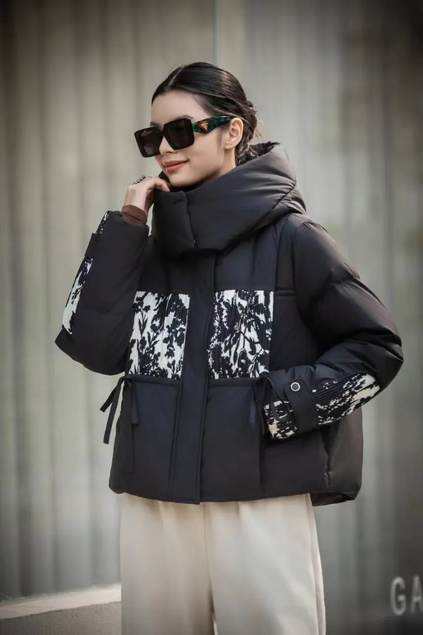 ModeGeist | Daunenjacke mit Kapuze und weichen Nähten