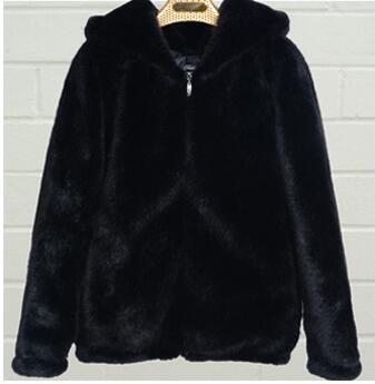 Damen Flauschige Kapuzenjacke aus Kunstfell mit hochwertigem Reißverschluss ModeGeist