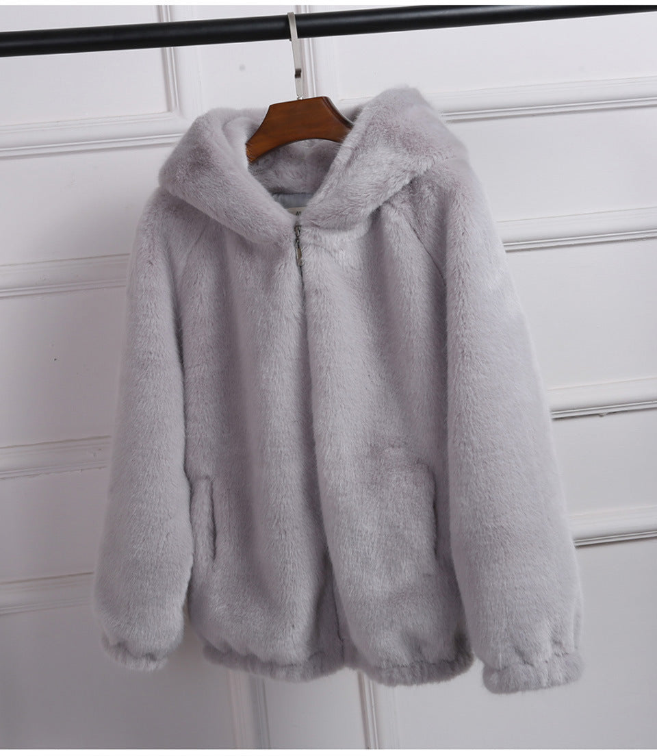 Damen Flauschige Kapuzenjacke aus Kunstfell mit hochwertigem Reißverschluss ModeGeist