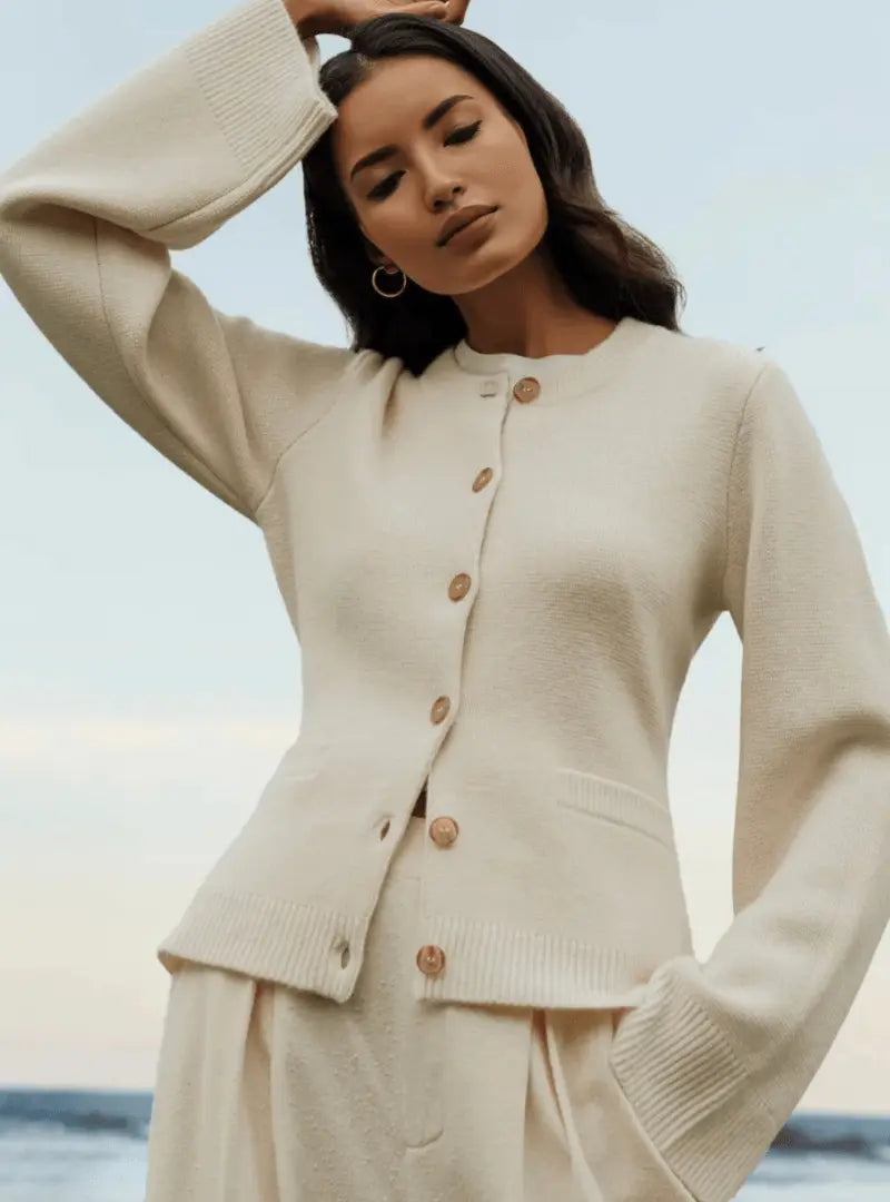 ModeGeist | Klassische Damen Strickjacke mit Knopfleiste