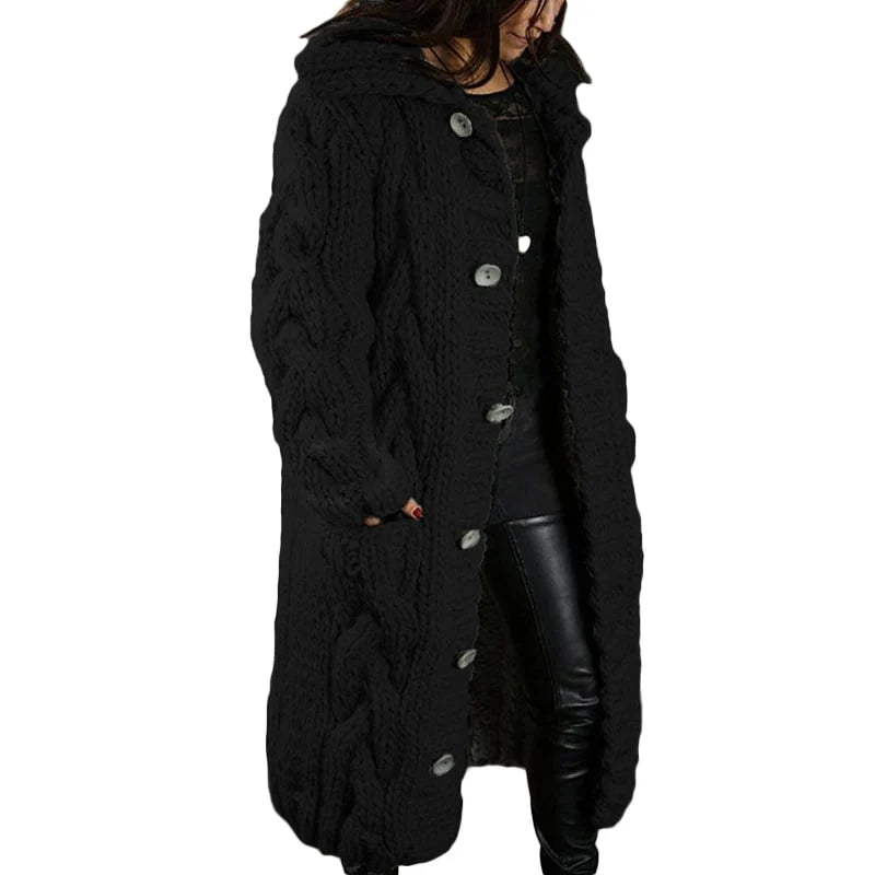 Romee: Grobe Strickjacke