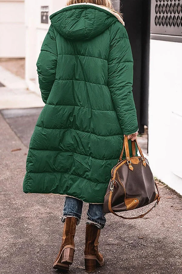 ModeGeist | Trendige Jacke mit Kapuze und Betontem Kragen