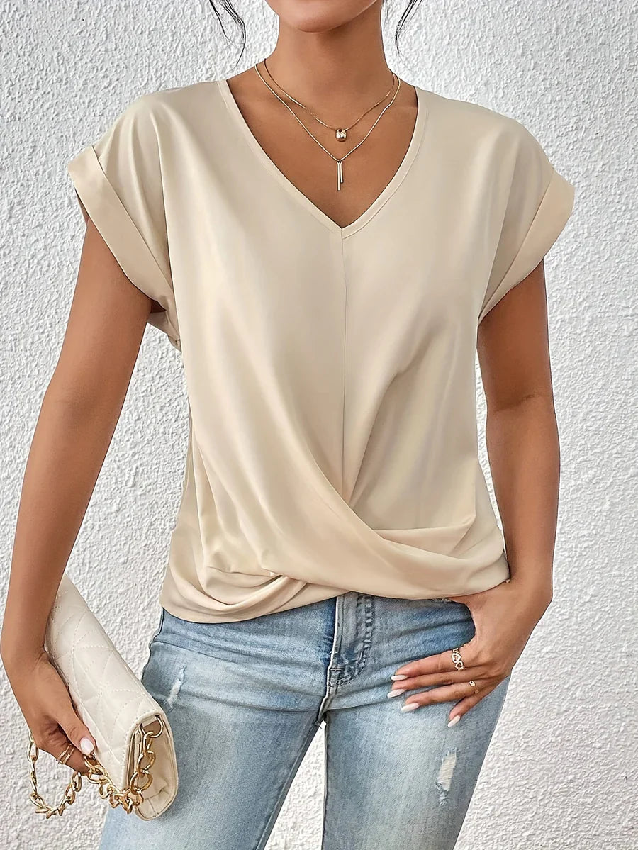 CLEO: Lockeres T-Shirt mit Herz-Ausschnitt