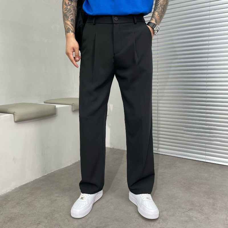 Herrenhose mit eleganter, weiter Plissee-Optik