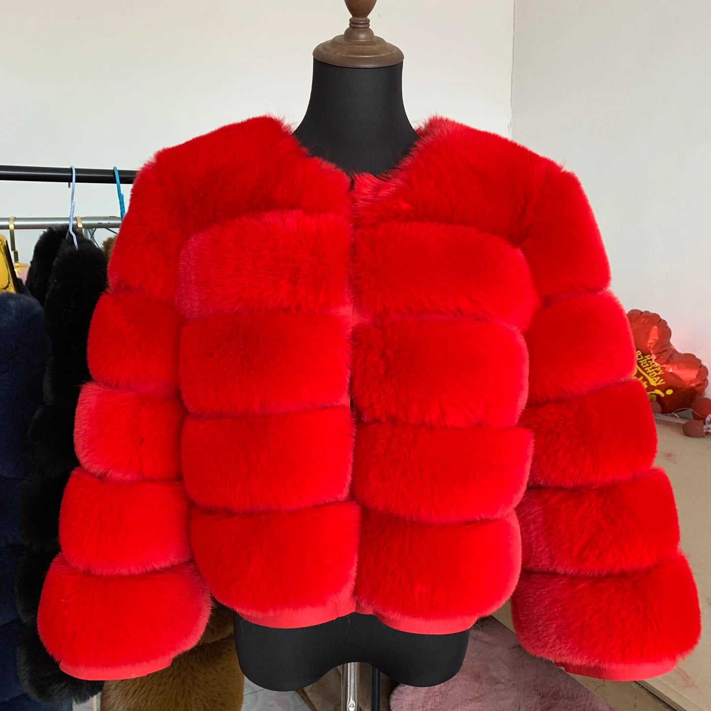 Modische Winterjacke aus Pelz für Damen - Sari