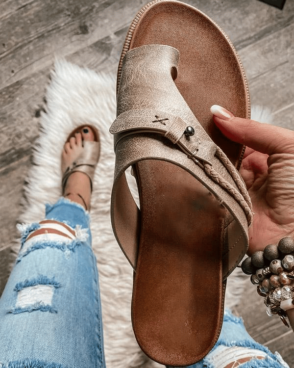 MODEGEIST Damen Zehentrenner Sandalen Flach Taupe Cognac Boho-Style