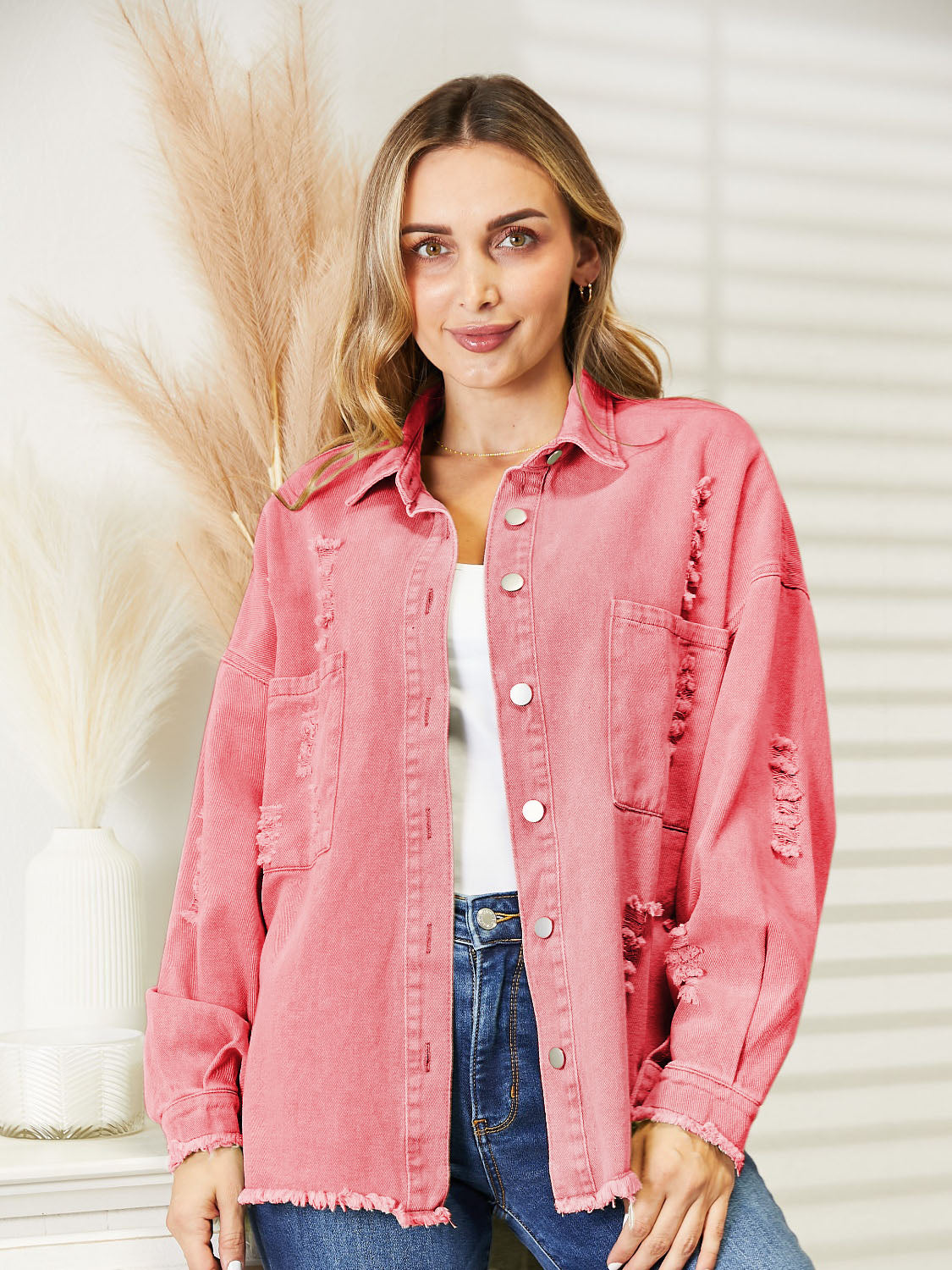 ModeGeist | Zerrissene Rohsaum-Denimjacke