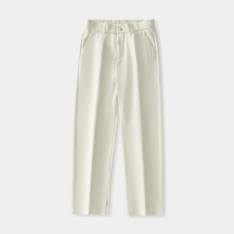 Herrenhose mit geraden Falten