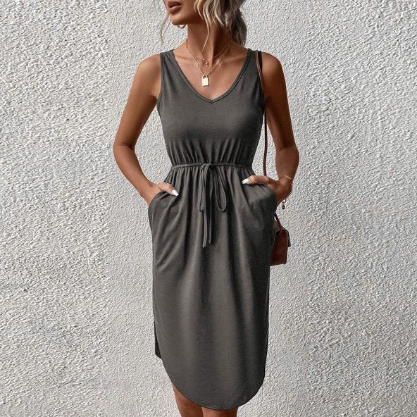 Kurzes, modisches Kleid mit Knopfleiste von Jana