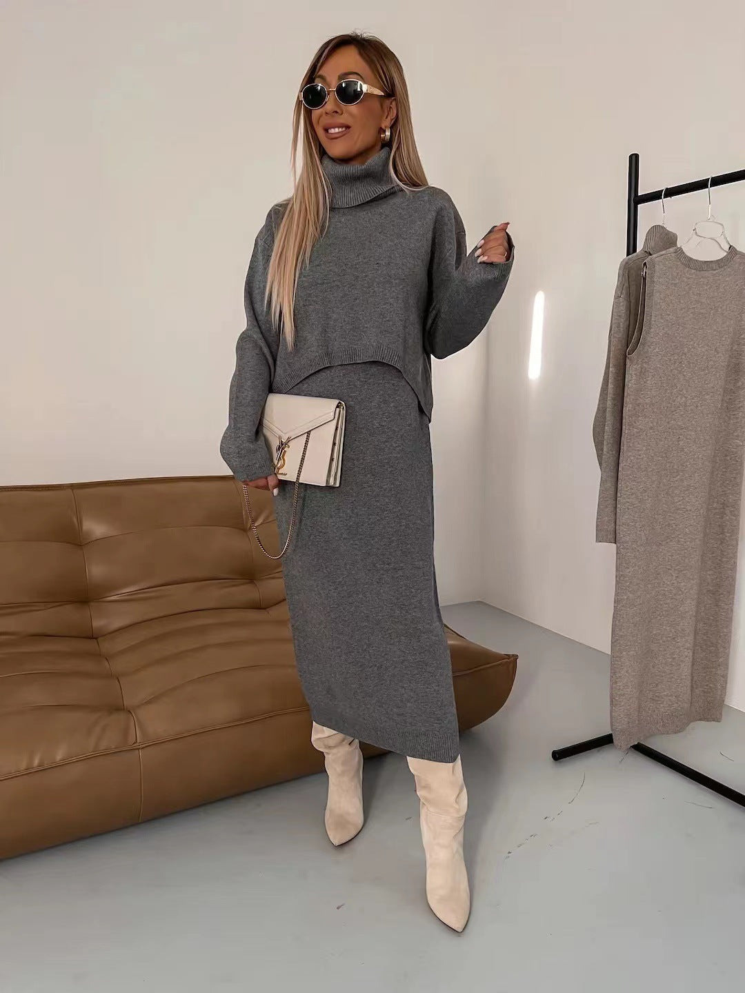 Kim: Stilvoller Rollkragenpullover mit langem ärmellosen Kleid