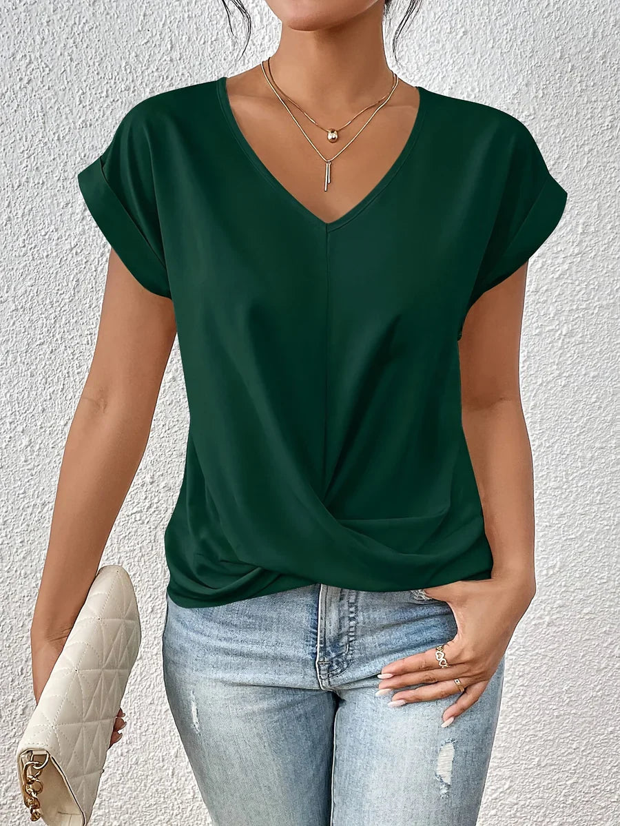 CLEO: Lockeres T-Shirt mit Herz-Ausschnitt