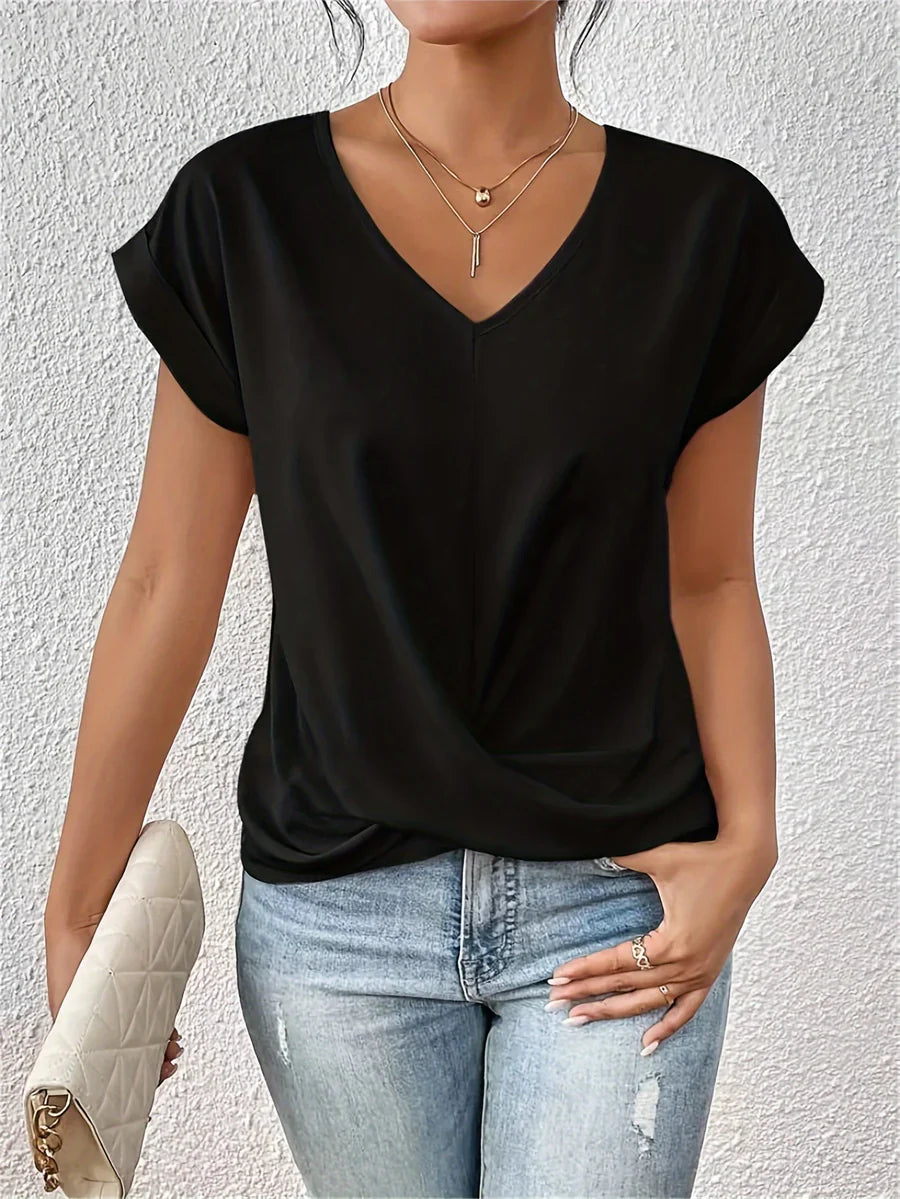 CLEO: Lockeres T-Shirt mit Herz-Ausschnitt
