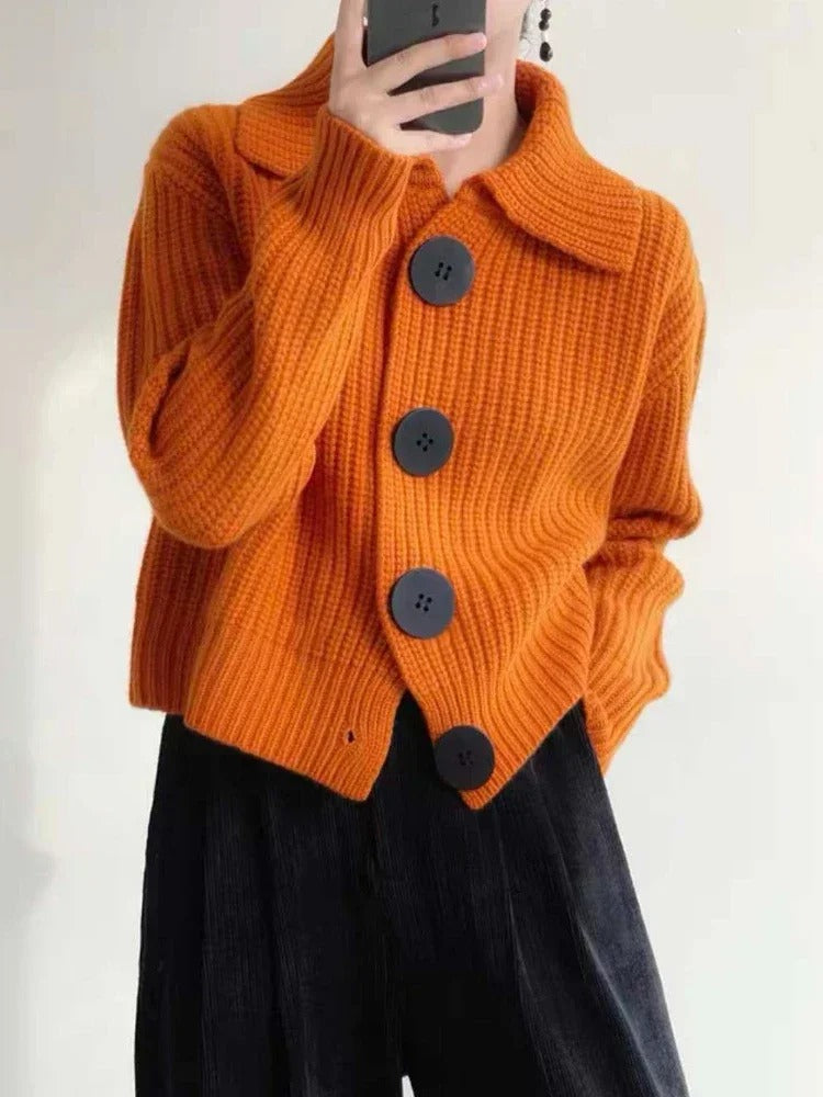 ModeGeist | Elegante Strickjacke mit Knöpfen
