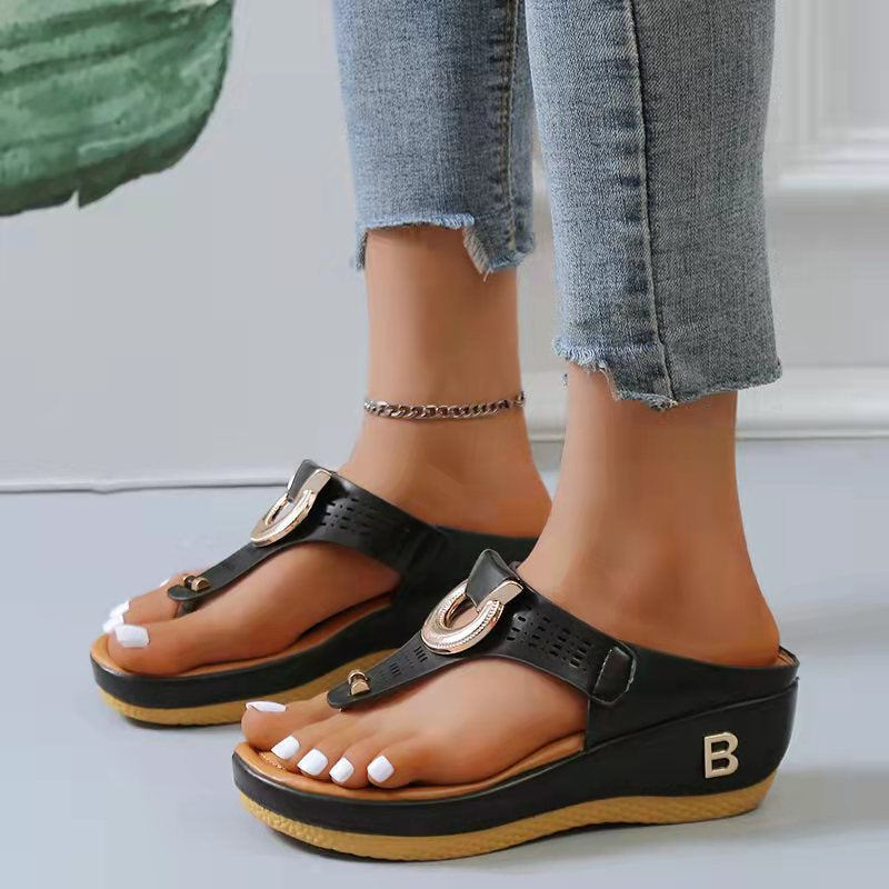 Bequeme orthopädische Sandalen von Orthopod für den Strand