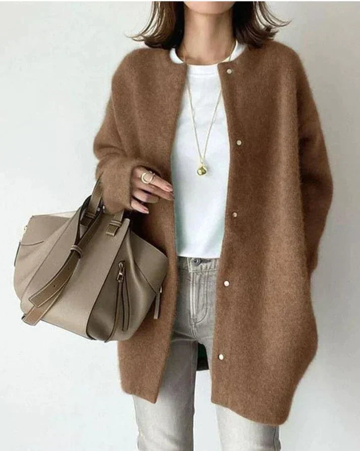 Edle, weiche Strickjacke von Elvie