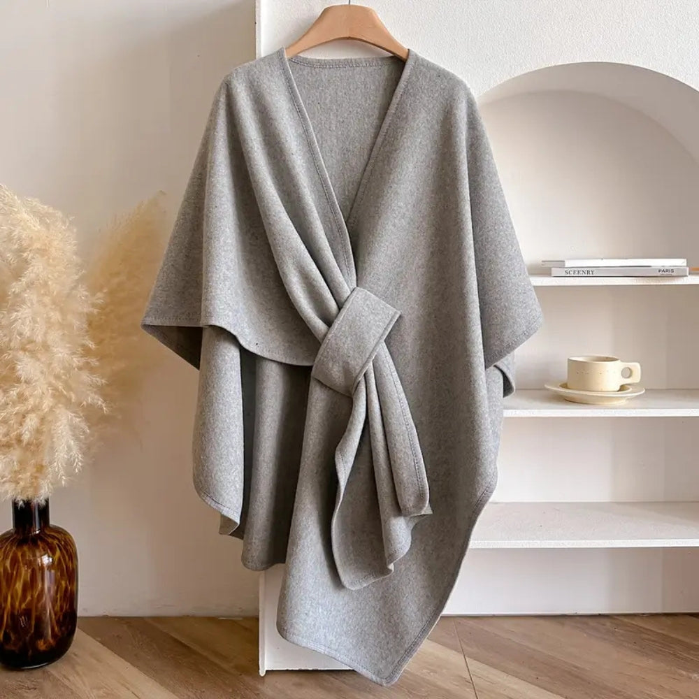 ModeGeist | Windbreaker Jacke mit Eleganter Drapierung