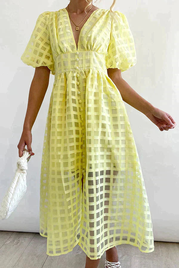 Stilvolles Alina Kleid mit weiten Ärmeln, einzigartig im Design