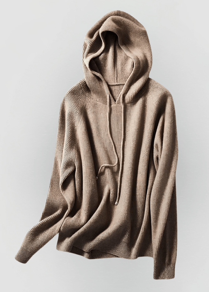 Anja:  Pullover mit lässiger Kapuze