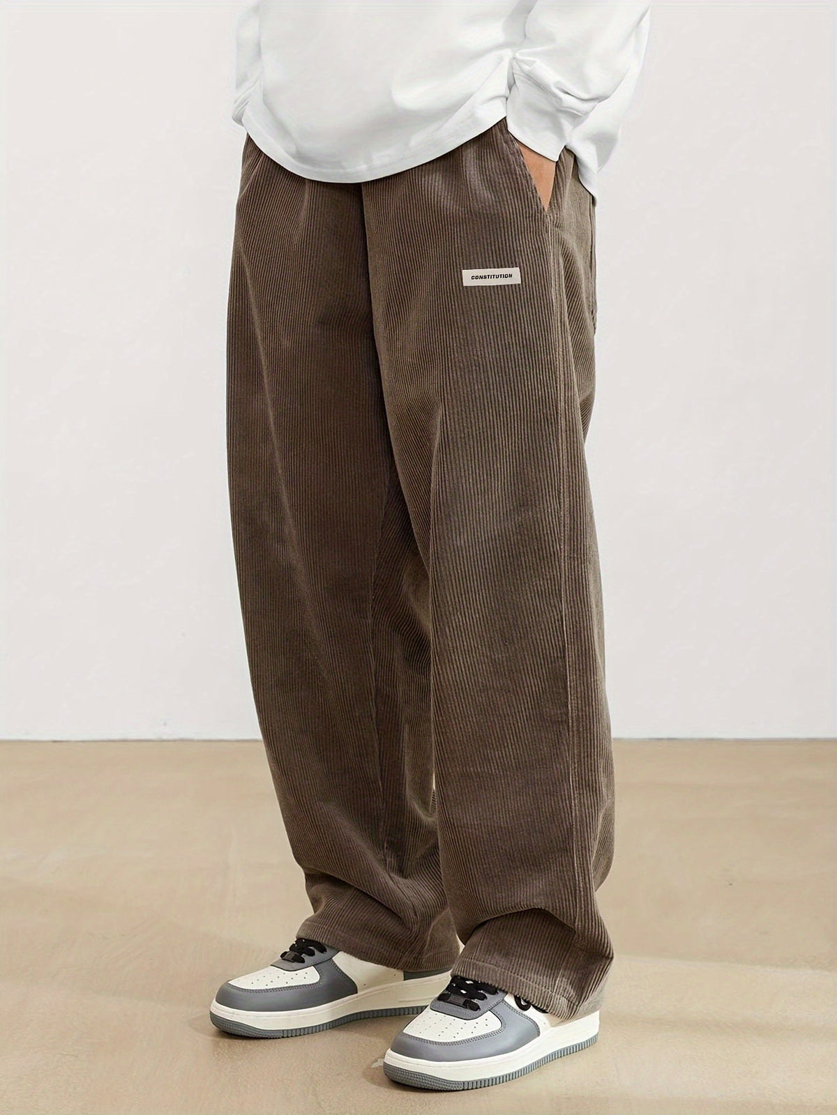 Braune Herrencordhose mit Taschen