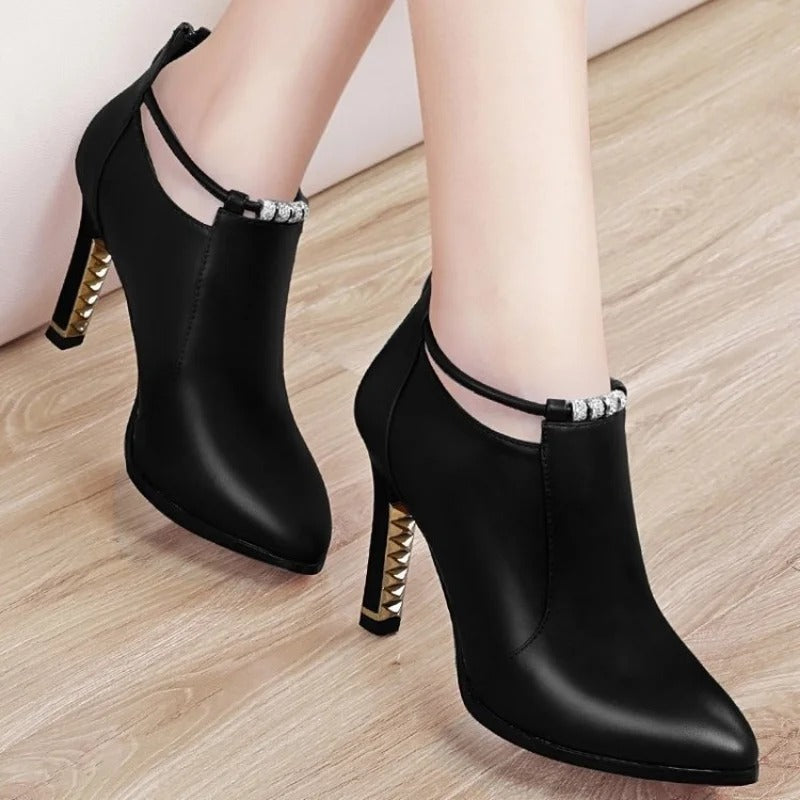 Hannelore® | Kurzboots mit Gürtelschließe