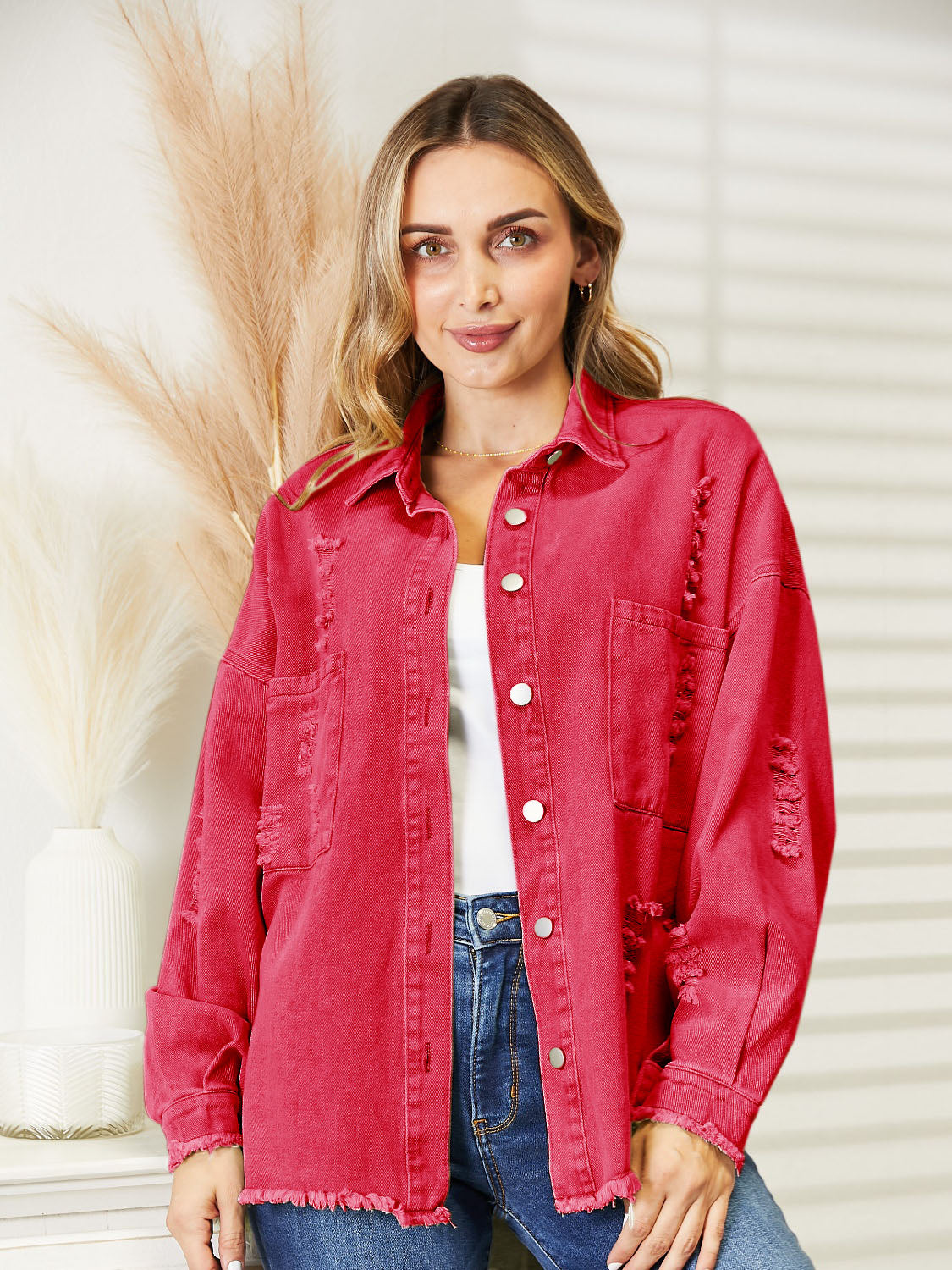 ModeGeist | Zerrissene Rohsaum-Denimjacke