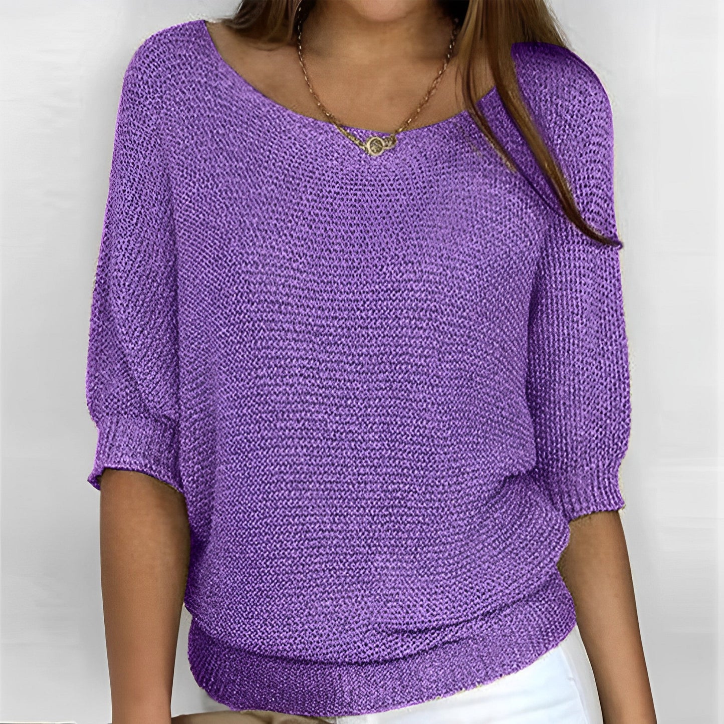 Elegantes Pullover-Shirt von Leonie mit Halfter-Ausschnitt