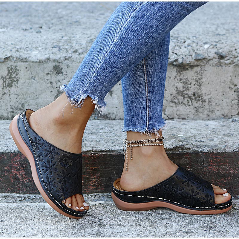 Damen-Sandalen mit Stickerei (verschiedene Modelle)