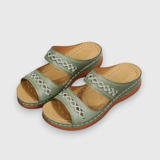 MODEGEIST Damen Sandalen Wide-Fit verstellbare Riemen beige