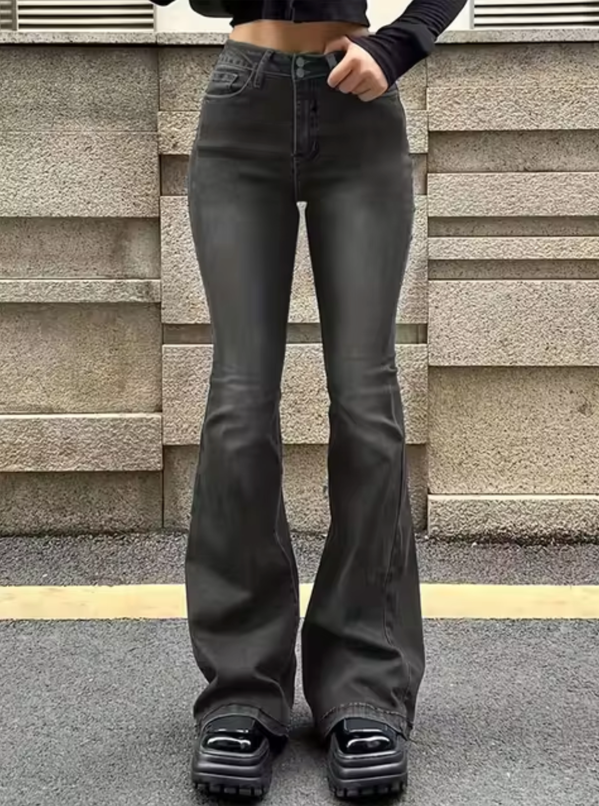 ModeGeist | Schicke High-Waist-Schlagjeans für Damen