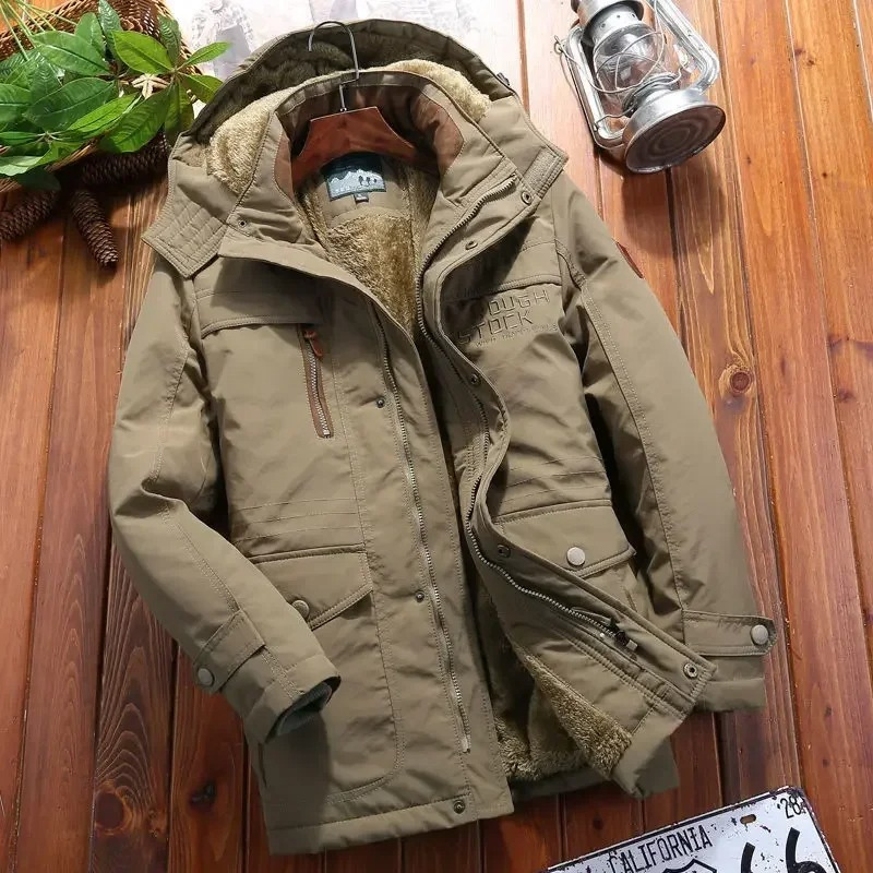 Herrenjacke mit wasserdichten und flauschigen Innenfutter