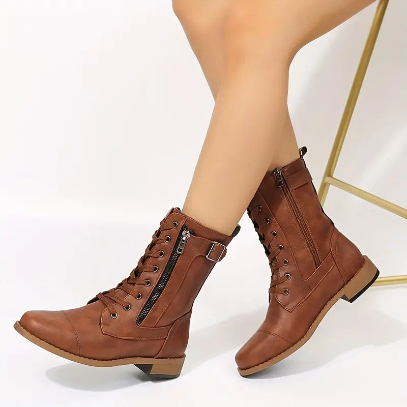 ModeGeist | Tief Ausgeschnittene Schnürstiefel mit Reißverschluss