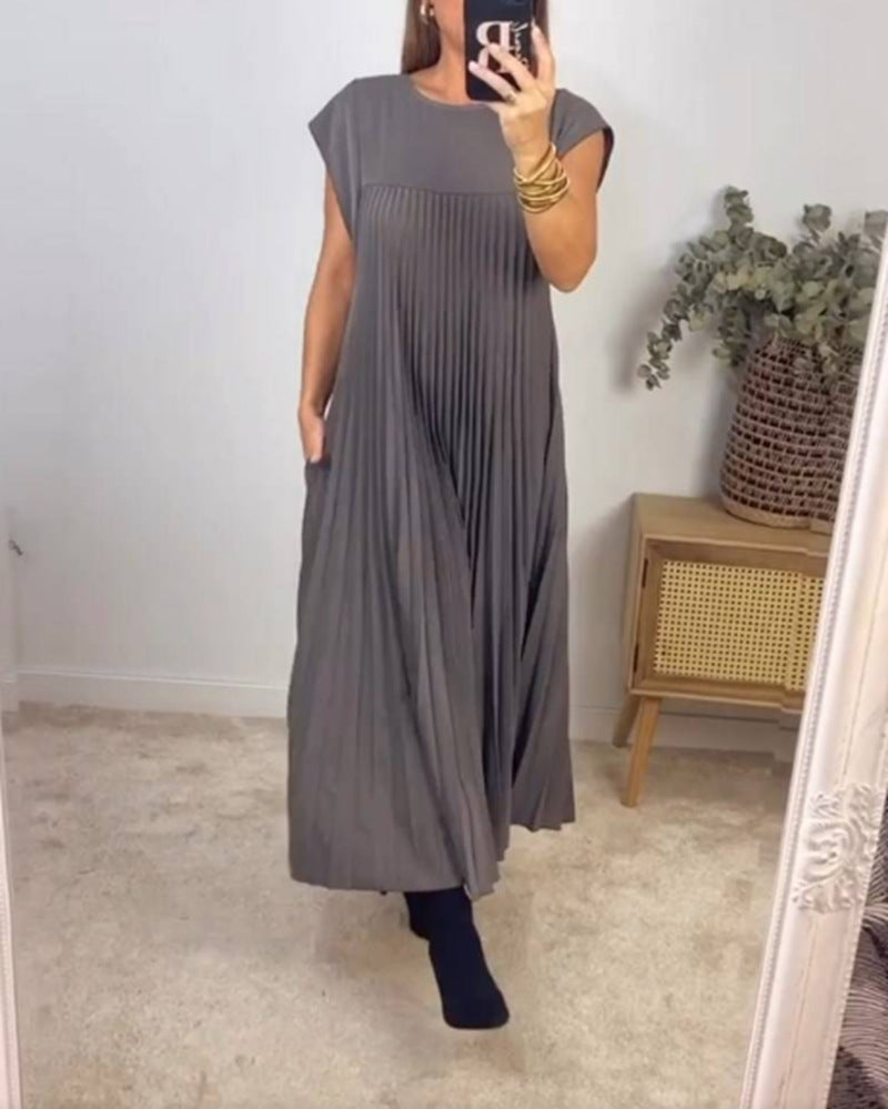 Kurzes, gefaltetes Sommerkleid von Fudus mit Rundhalsausschnitt