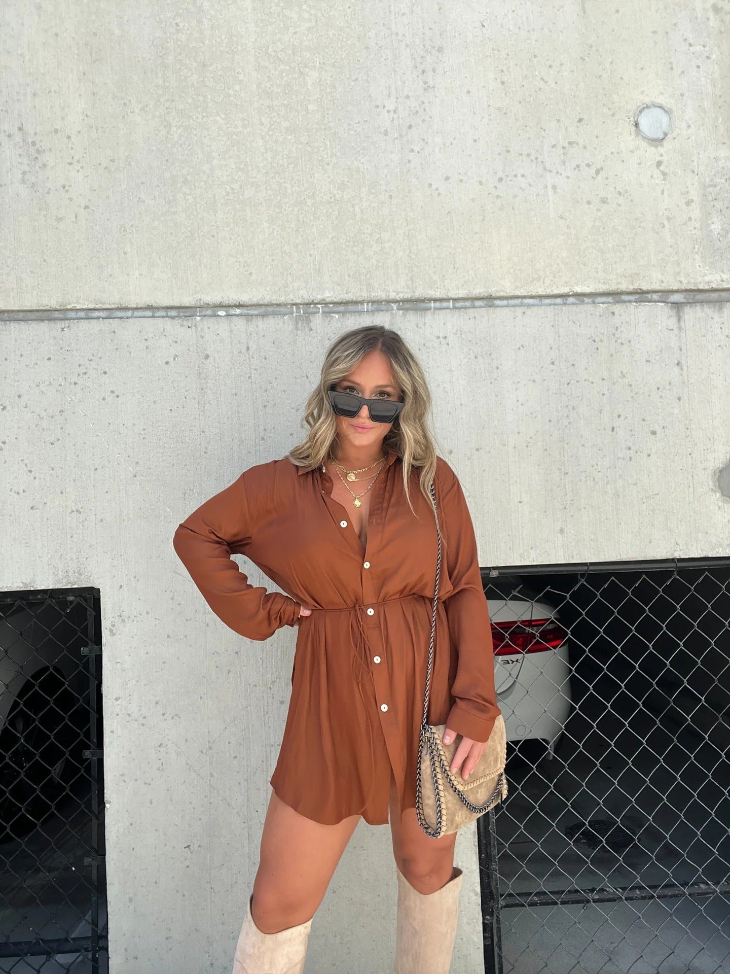 Lynda Jumpsuit mit Knopfleisten: Modisches Hemdkleid
