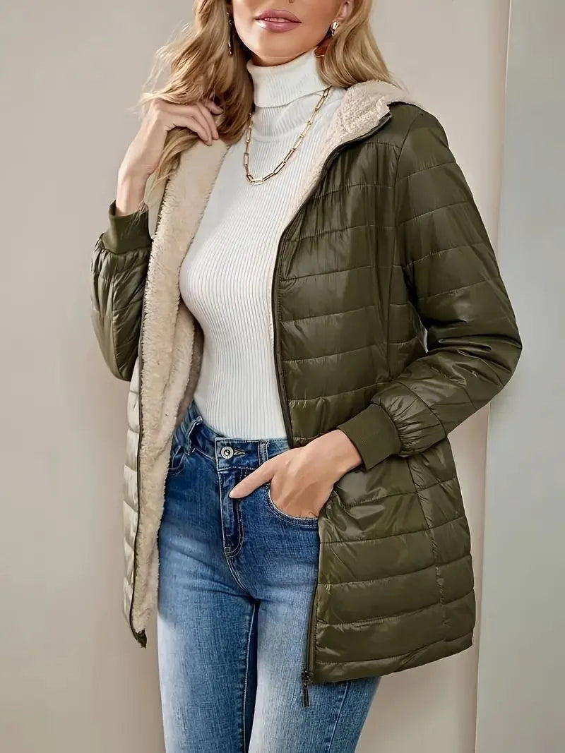 ModeGeist | Weite Fleecegefütterte Steppjacke mit Kapuze