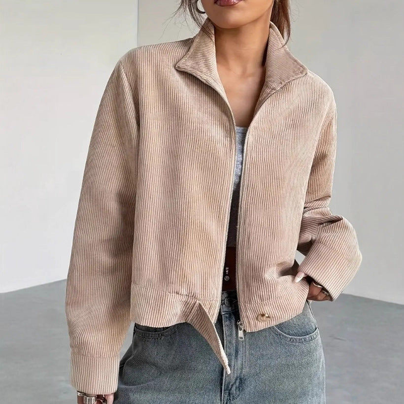 ModeGeist | Kurz Geschnittene Cordjacke Mit Weitem Kragen Und Reißverschluss