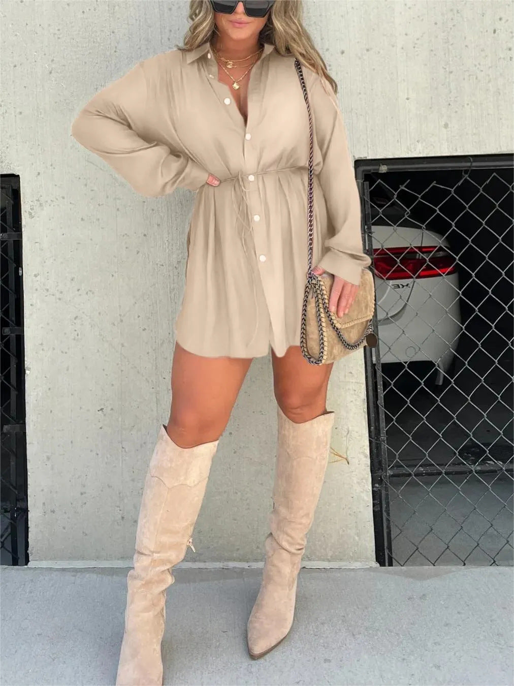 Lynda Jumpsuit mit Knopfleisten: Modisches Hemdkleid