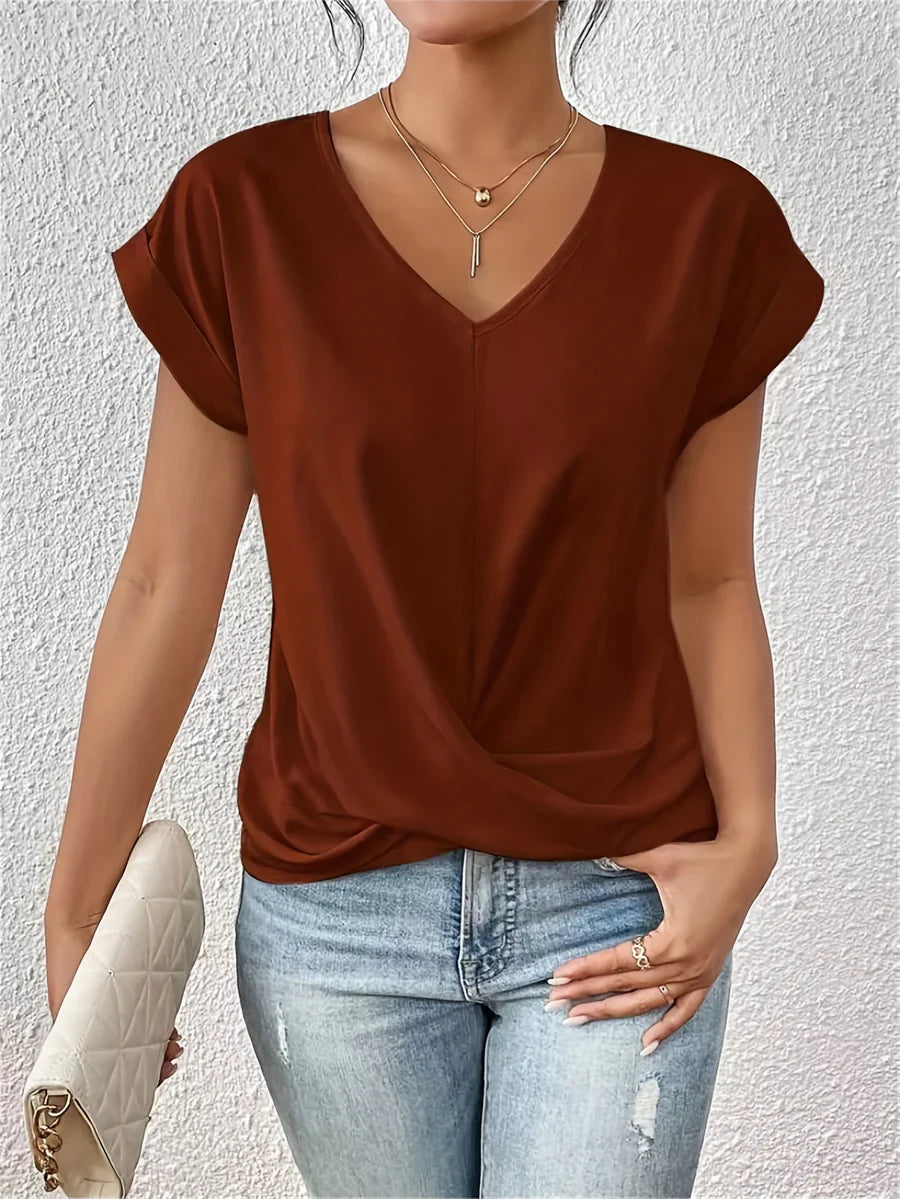 CLEO: Lockeres T-Shirt mit Herz-Ausschnitt