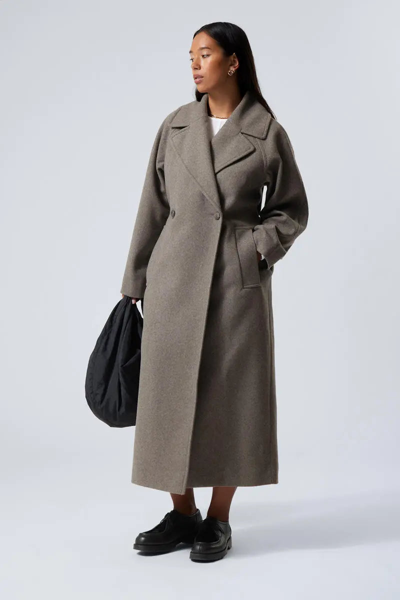 ModeGeist | Langer Wollmantel Im Übergröße Stil