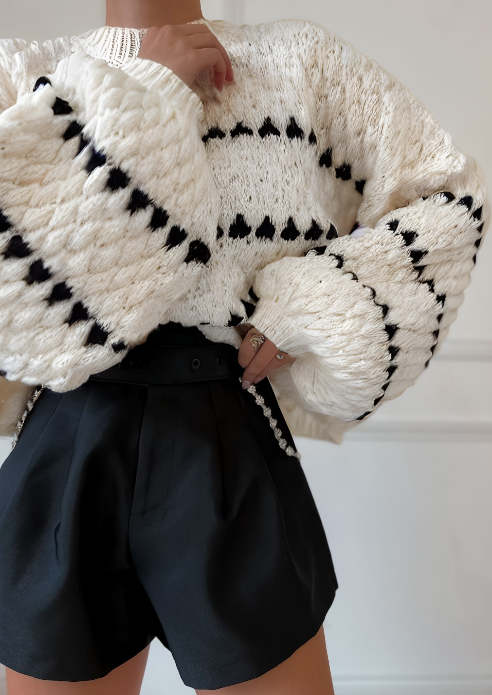 ModeGeist | Kräftiger Strickpullover Kontrastierendes Design Warm und Zeitgemäß