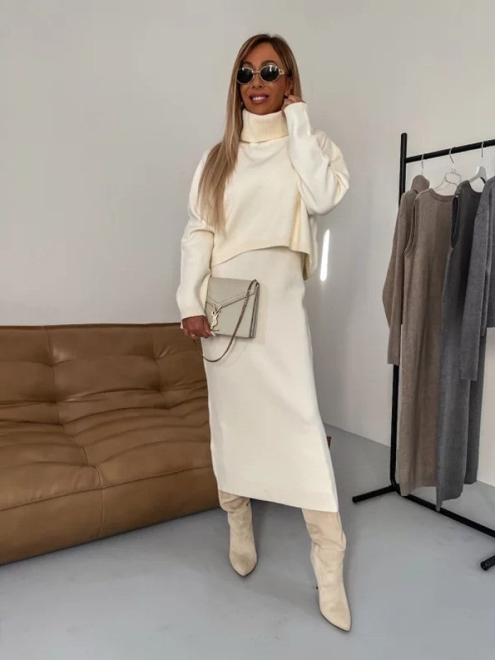 Kim: Stilvoller Rollkragenpullover mit langem ärmellosen Kleid