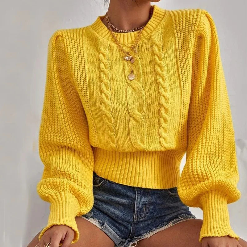 ModeGeist | weicher Strickpullover mit stylischem Kettendetail