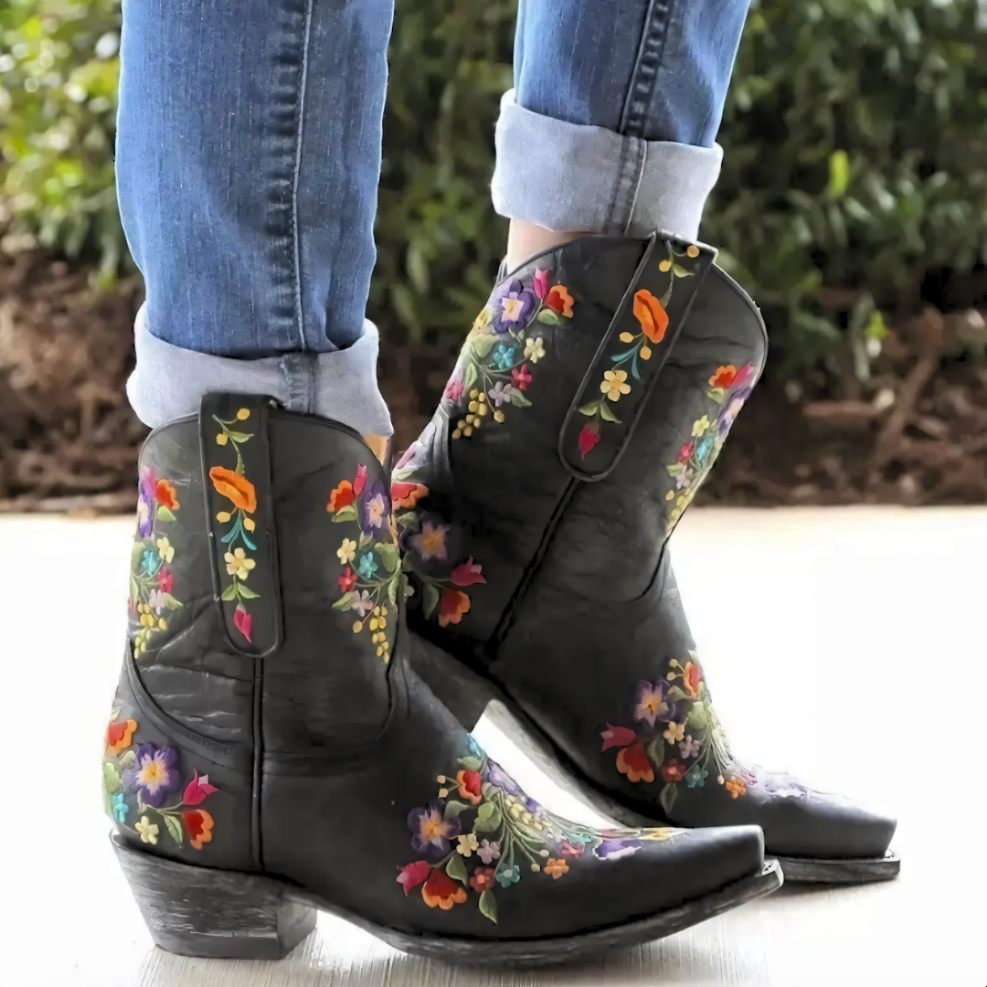 ModeGeist | Wetterfeste Cowgirl-Stiefel im Vintage-Stil