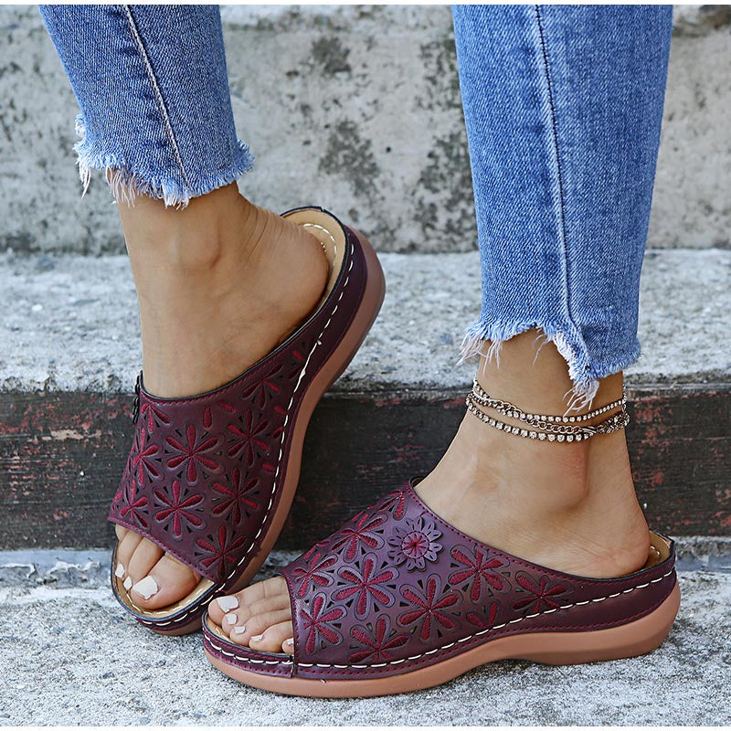 Damen-Sandalen mit Stickerei (verschiedene Modelle)