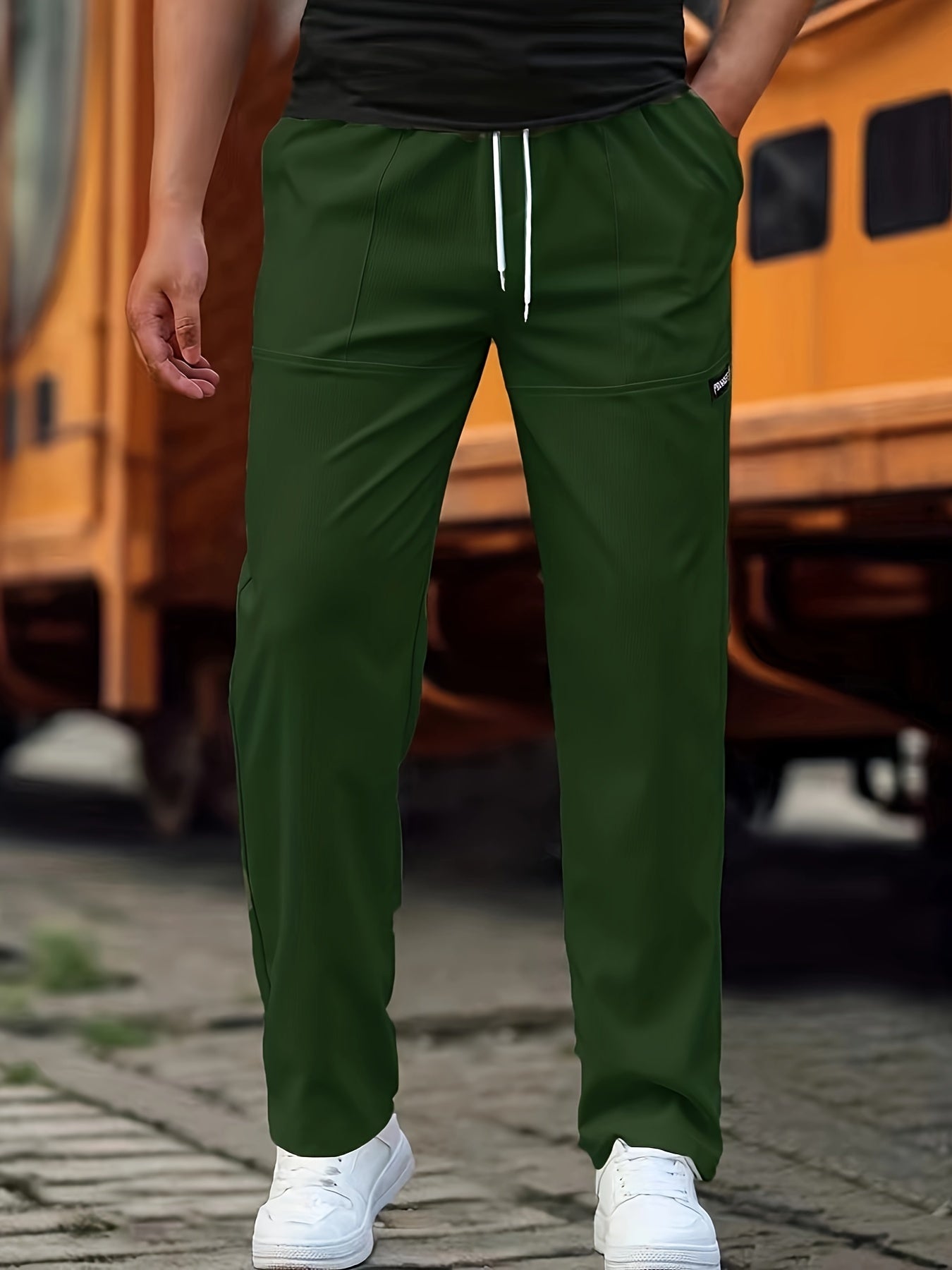 Herrenhose mit Kordelzug im sportlichen Schnitt