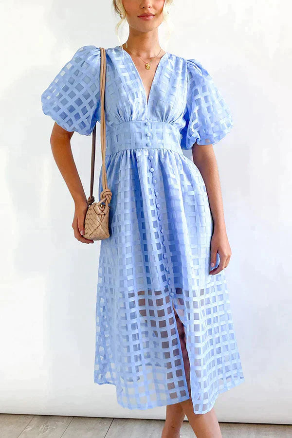 Stilvolles Alina Kleid mit weiten Ärmeln, einzigartig im Design