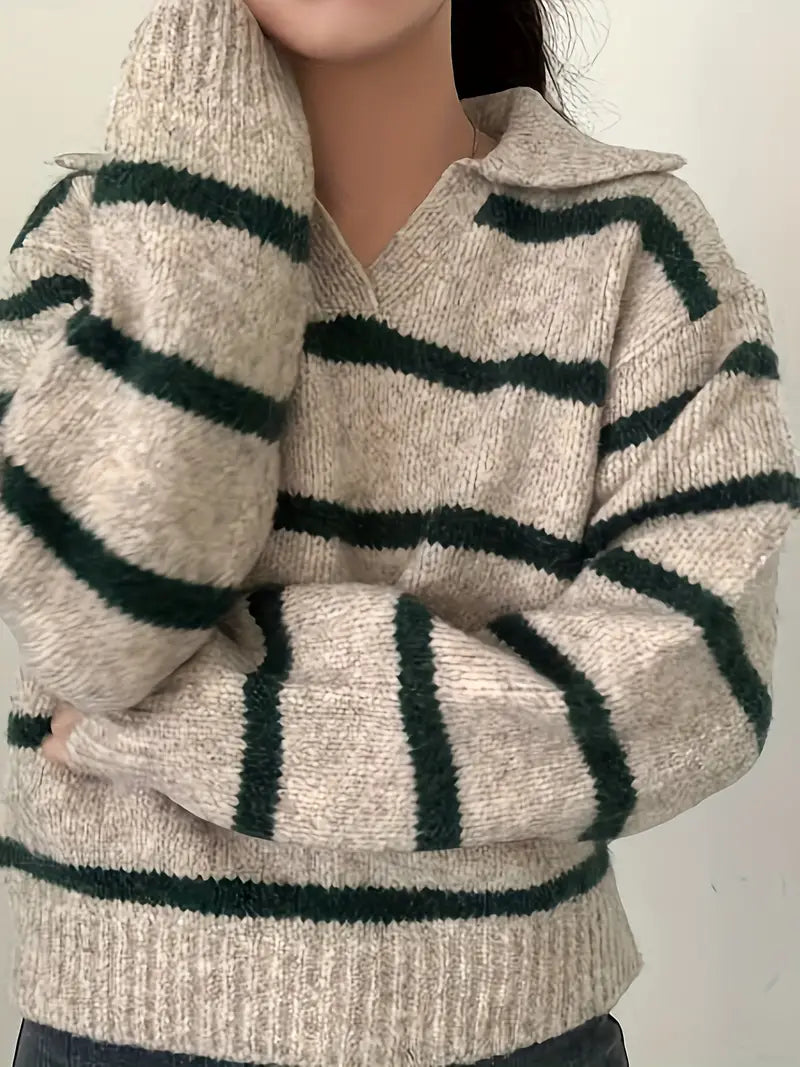 ModeGeist | Gestreifter Strickpullover mit V-Ausschnitt