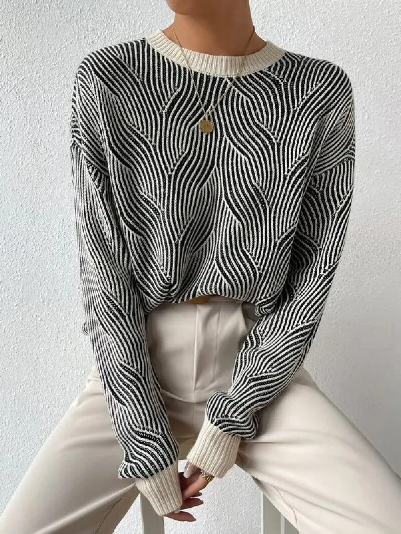 ModeGeist | Entspannter Pullover mit abstraktem Muster
